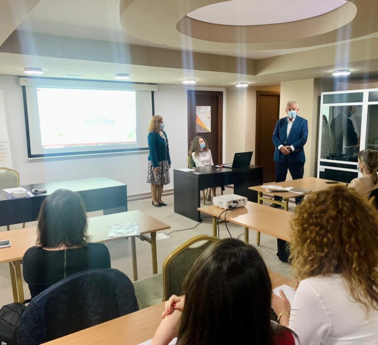 A patra sesiune de formare din cadrul Proiectului E-TIC la Buzău