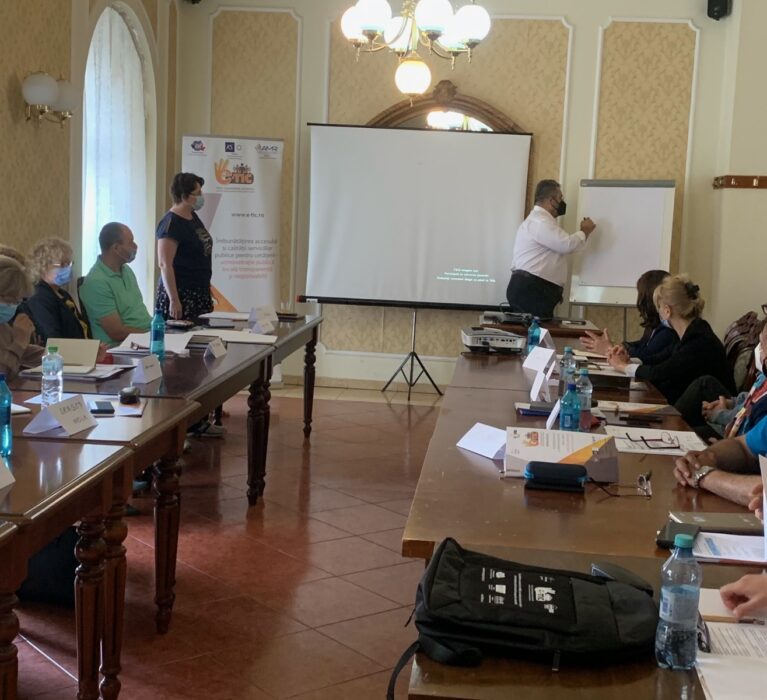 Sesiune de formare desfășurată la Satu Mare prin Proiectul E-TIC