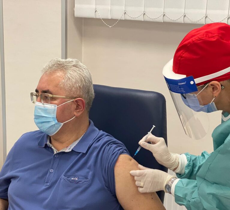 Primarul municipiului Suceava s-a vaccinat împotriva COVID-19