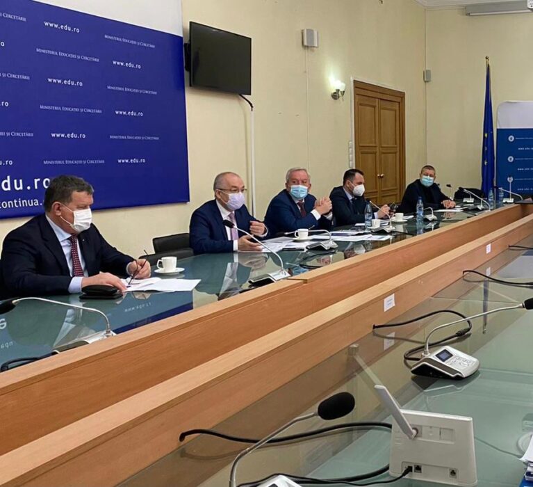 Intalnire intre AMR si reprezentantii Ministerului Educatiei