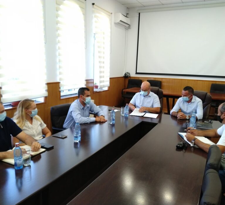 Municipiul Moreni a semnat contractual de achiziție publică pentru amenajarea unei pasarele peste o apă curgătoare