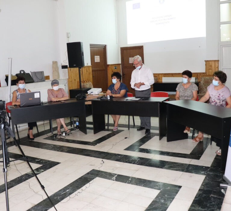 Municipiul Roșiorii de Vede- conferința de lansare a proiectului „Niciodată singur – Sprijin pentru bunicii comunității”