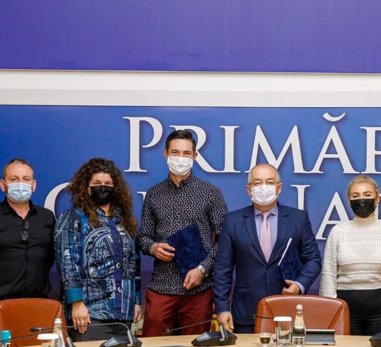 Municipiul Cluj Napoca: Semnarea contractului de proiectare și execuție pentru reabilitarea și modernizarea Parcului Farmec