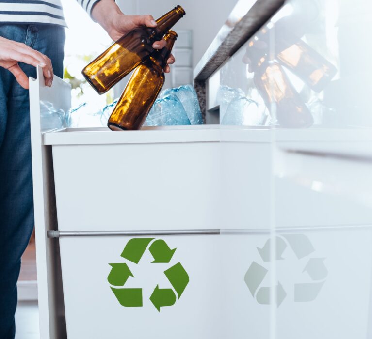 Municipiul Pitești începe reciclarea deșeurilor din sticlă