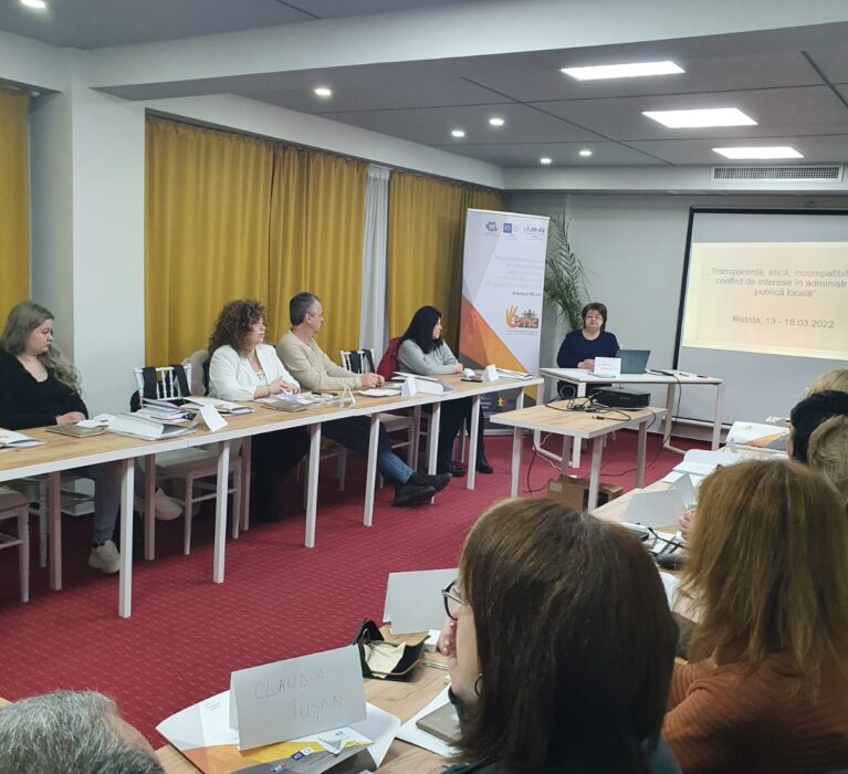 Sesiunea de formare găzduită de municipiul Bistrița, în plină desfășurare prin Proiectul E-TIC