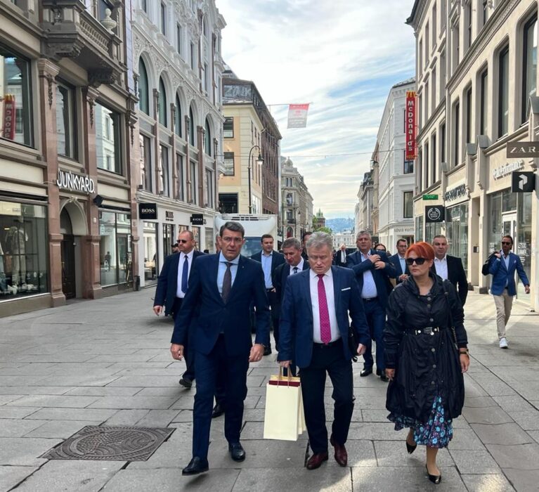 Vizita bilaterala de studiu dedicată primarilor reprezentanți ai AMR, în cadrul proiectului „Îmbunătățirea accesului și a calității serviciilor pentru cetățeni – o administrație publică transparentă și responsabilă”