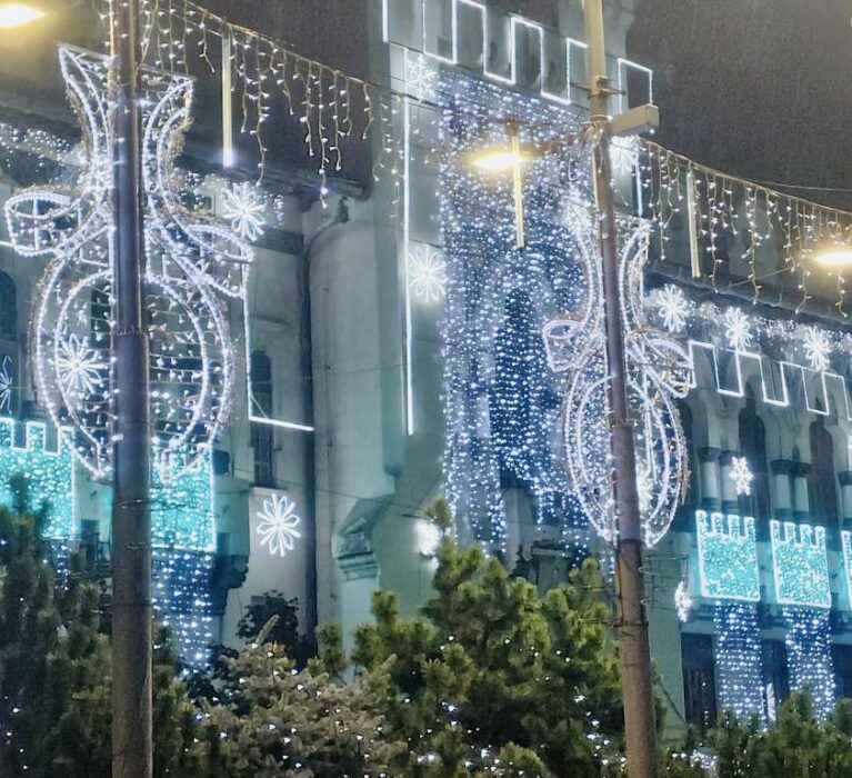 Târgul de Crăciun din Craiova și-a deschis porțile