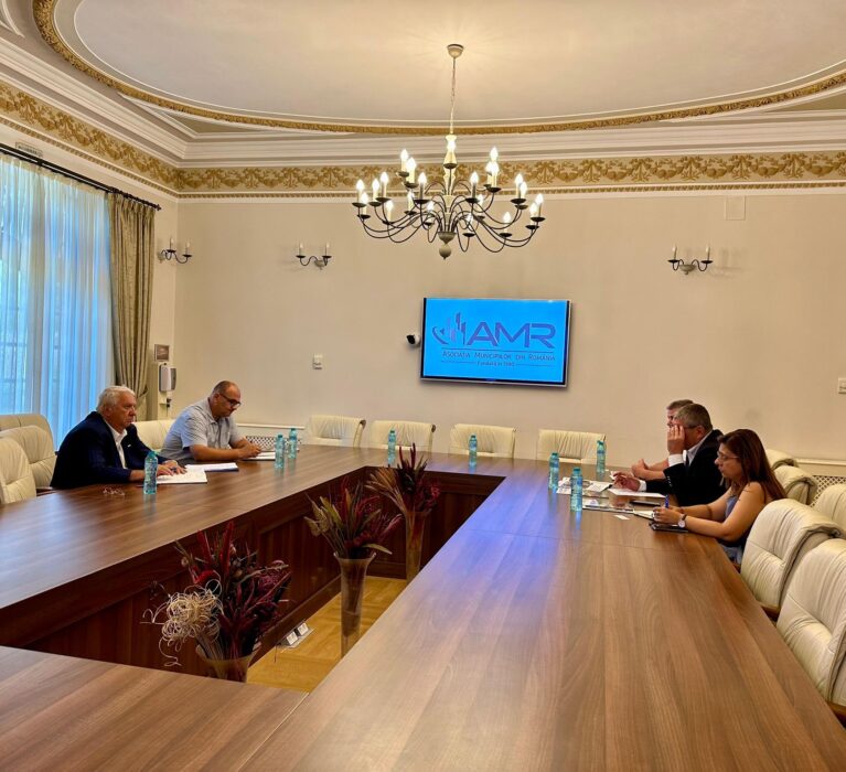 Întâlnire între reprezentanții AMR și ai Asociației Române de salubritate și pentru managementul deșeurilor